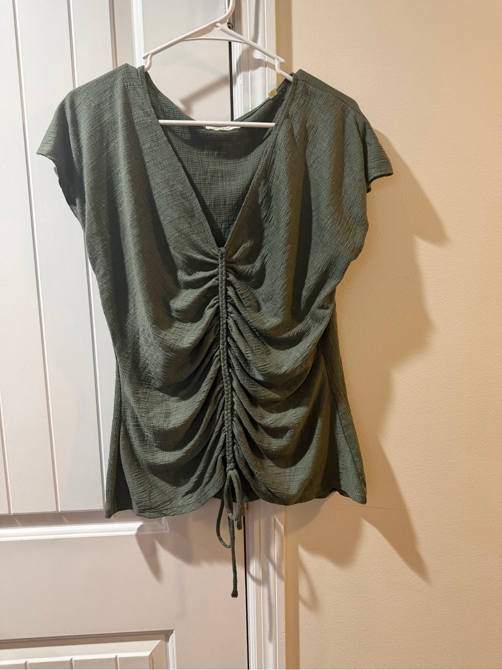 Max Studio London XL Olive Ruched Drawstring Textured Cap Sleeve Blouse - Picture 2 of 10